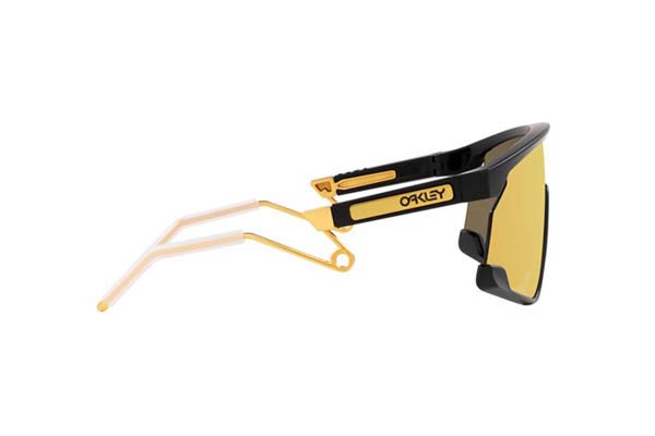 Oakley μοντέλο 9237 BXTR METAL στο χρώμα 01