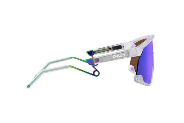 Oakley μοντέλο 9237 BXTR METAL στο χρώμα 02