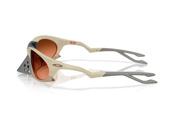 Oakley μοντέλο 9437 PLANTARIS στο χρώμα 02