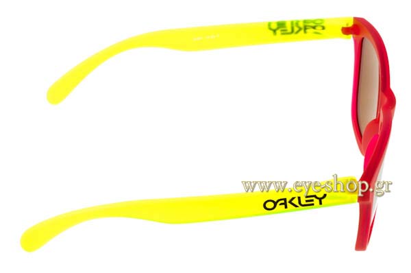 Oakley μοντέλο Frogskins 9013 στο χρώμα 24-287 Blacklight pink-yellow-24k