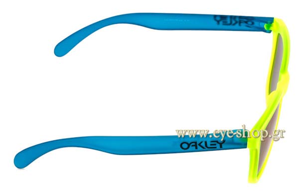 Oakley μοντέλο Frogskins 9013 στο χρώμα 24-289 Blacklight Blue iridium