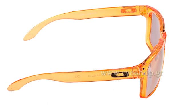 Oakley μοντέλο Holbrook 9102 στο χρώμα 31 Crystal Orange