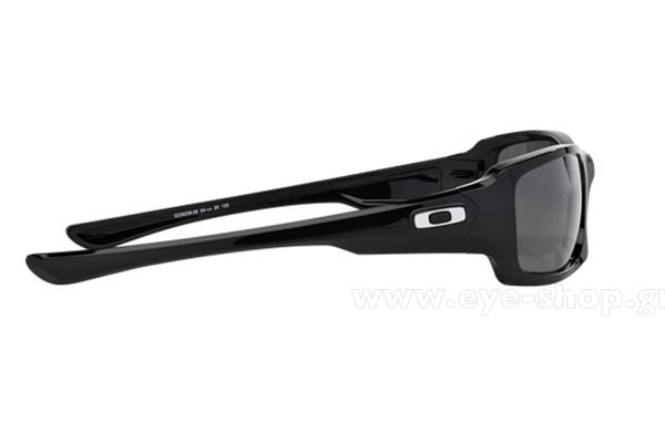 Oakley μοντέλο FIVES SQUARED 9238 στο χρώμα 9238 06 black iridium polarized