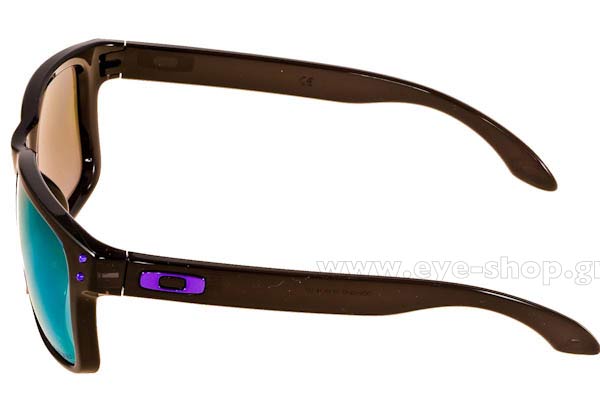 Oakley μοντέλο Holbrook 9102 στο χρώμα 67 Violet Iridium Polarized