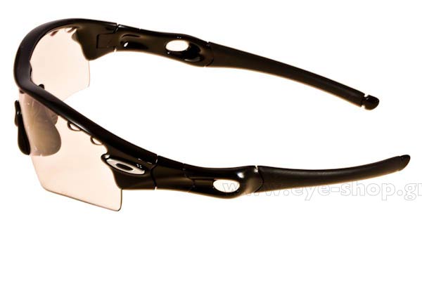 Oakley μοντέλο RADAR στο χρώμα 9051 04 Clear Black Iridium Photochromic