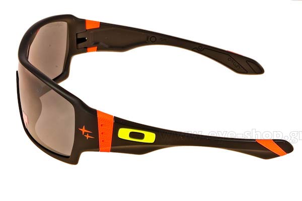 Oakley μοντέλο OFFSHOOT 9190 στο χρώμα 10 Troy Lee Black Iridium Polarized