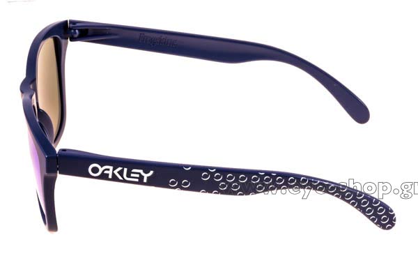 Oakley μοντέλο Frogskins 9013 στο χρώμα 47 Matte Blue Sapphire Iridium
