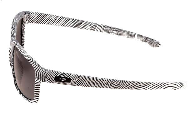 Oakley μοντέλο SLIVER 9262 στο χρώμα 15 White Black iridium