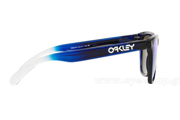 Oakley μοντέλο Frogskins 9013 στο χρώμα 74 Alpine Bluebird