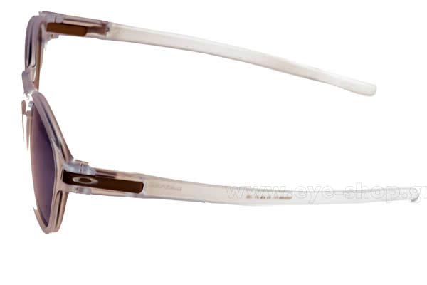 Oakley μοντέλο LATCH 9265 στο χρώμα 13 Matte Clear Jade Irid