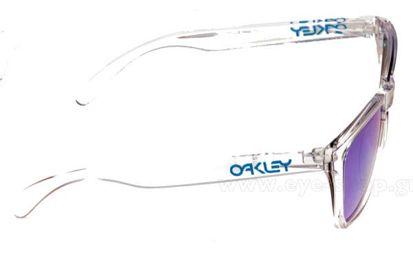 Oakley μοντέλο Frogskins 9013 στο χρώμα A6 Crystal Clear Sapphire Iridium