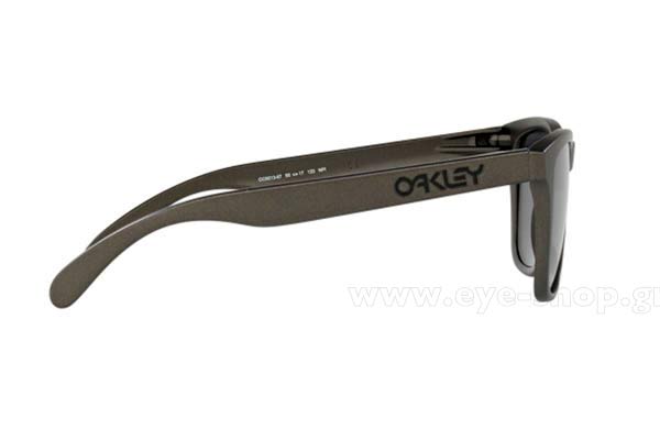 Oakley μοντέλο Frogskins 9013 στο χρώμα 87 Lead Metal Collection