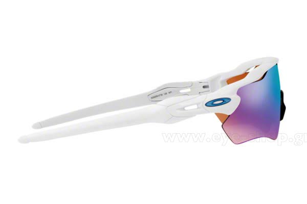 Oakley μοντέλο 9208 RADAR EV PATH στο χρώμα 47 White Prizm Snow