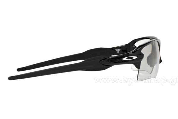 Oakley μοντέλο 9188 FLAK 2.0 XL στο χρώμα 50  Clear Black Iridium Photochromic