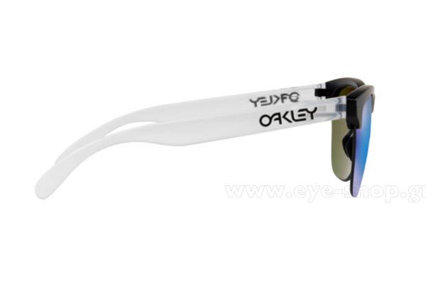 Oakley μοντέλο 9374 FROGSKINS LITE στο χρώμα 02 Mt Black Clear