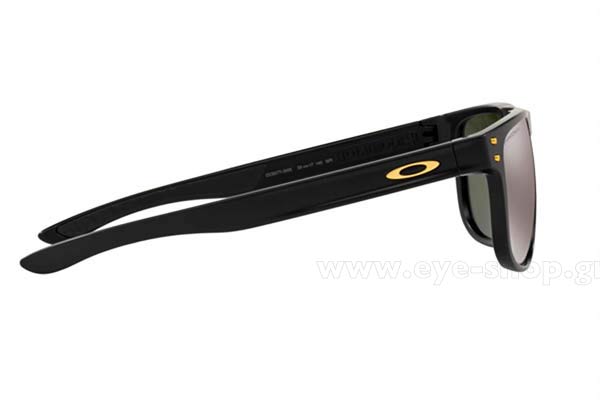 Oakley μοντέλο HOLBROOK R 9377 στο χρώμα 09 MATTE BLACK prizm black polarized