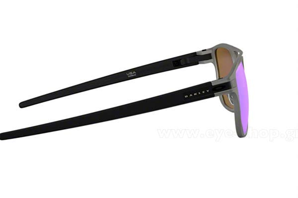 Oakley μοντέλο Latch Alpha 4128 στο χρώμα 04 Prizm sapphire polarized
