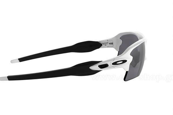 Oakley μοντέλο 9188 FLAK 2.0 XL στο χρώμα 81