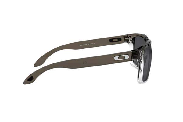 Oakley μοντέλο Holbrook 9102 στο χρώμα O2