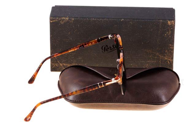 Persol μοντέλο 8649S στο χρώμα 108/4E