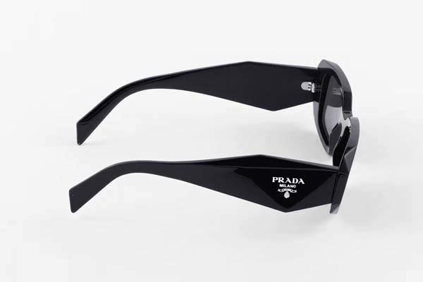 Prada μοντέλο 17WS στο χρώμα 1AB5S0